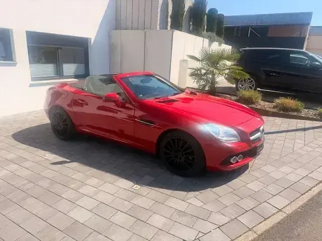 Gebraucht Mercedes SLK250 AMG 204 PS (150 kW) 2012 Rot Cabrio
