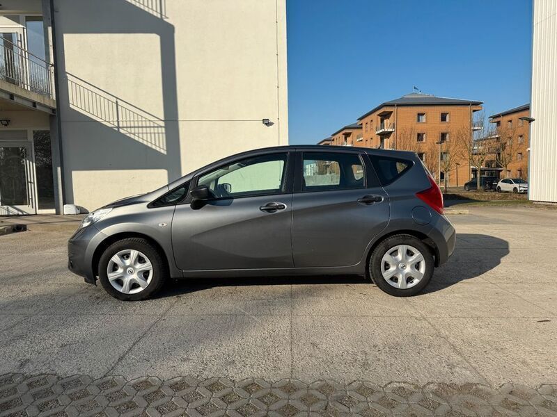 Grau Gebraucht 2015 Nissan Note Acenta Van / Kleinbus | 7.400 € (Etwas zu teuer) - Bild 1/4