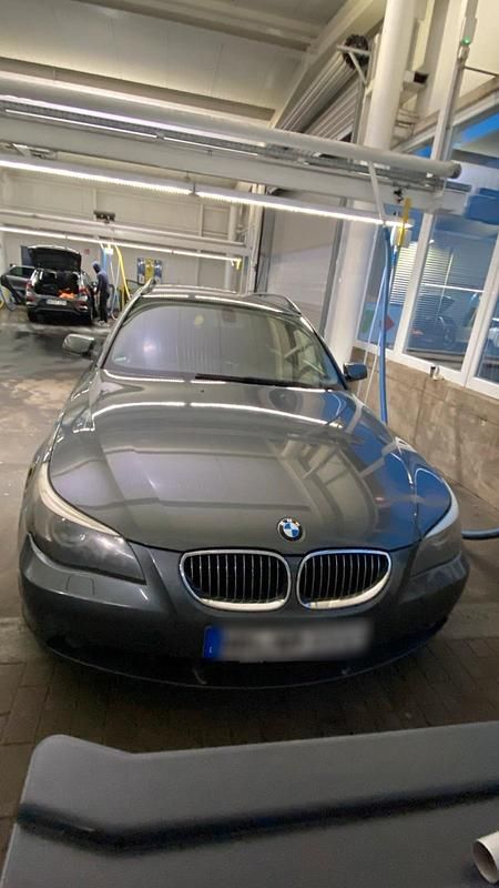 Gebraucht BMW 530 279 PS (205 kW) 2009 Grau Kombi