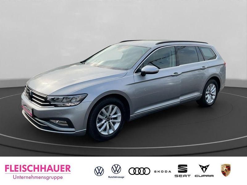 Silber Gebraucht 2023 VW Passat Business Kombi | 20.480 € (Guter Preis) - Bild 1/4