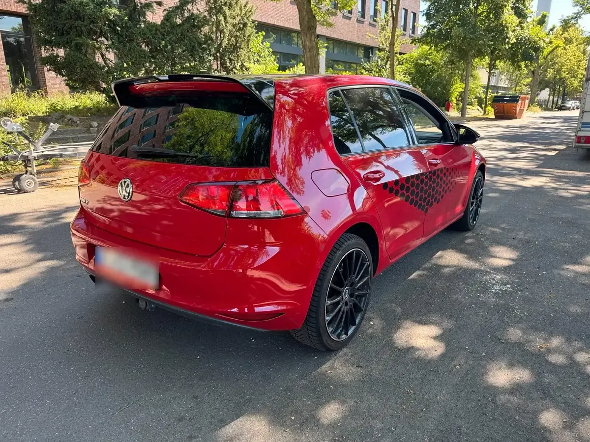 Gebraucht VW Golf VII 105 PS (77 kW) 2013 Rot Coupé