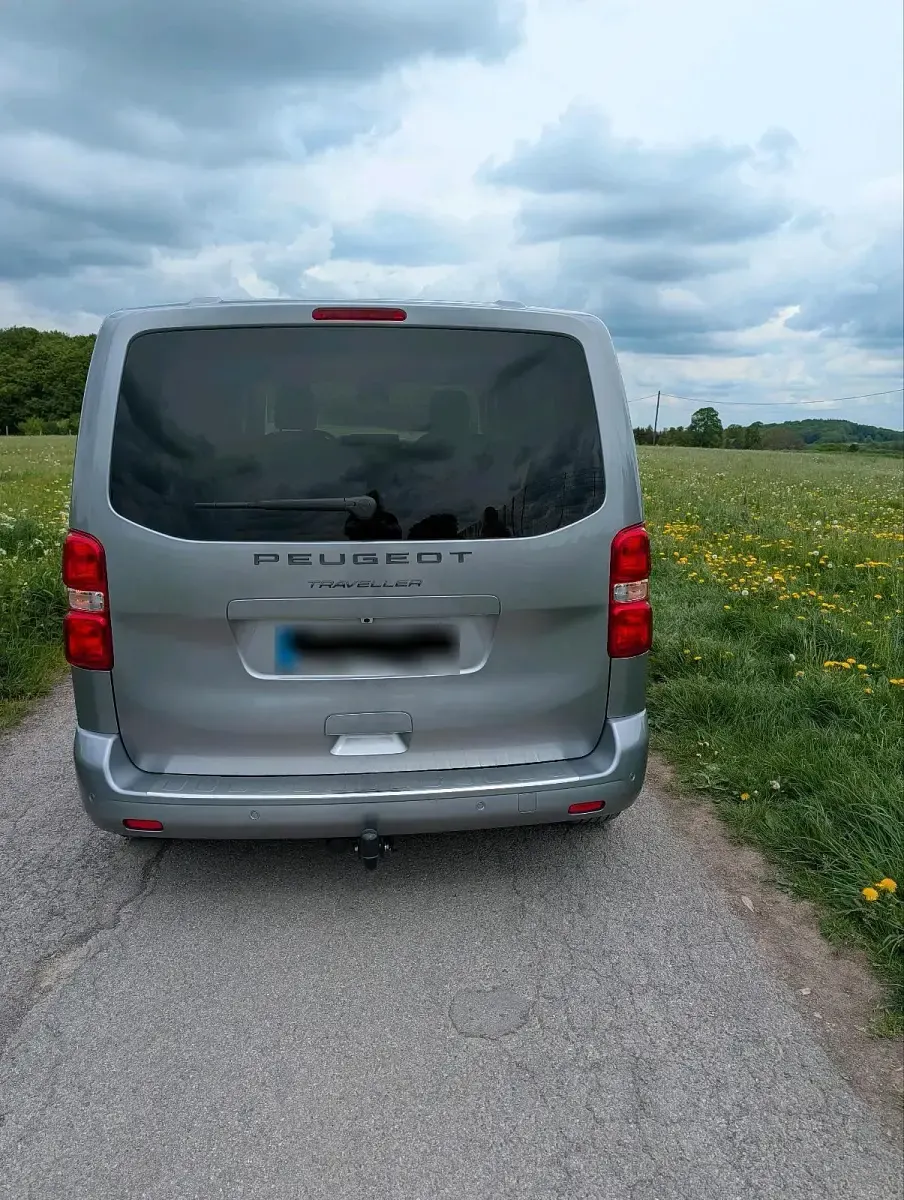 Gebraucht Peugeot Traveller Allure 177 PS (130 kW) 2025 Silber Van / Kleinbus