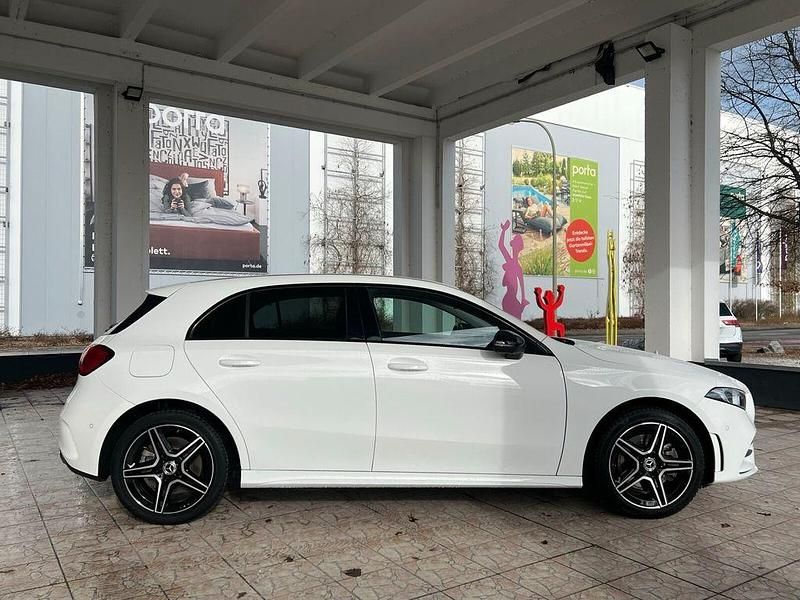 Gebraucht Mercedes A250 AMG line 218 PS (160 kW) 2022 Unilack polarweiß Limousine