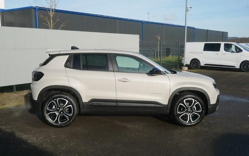 Neu Jeep Avenger Summit 100 PS (73 kW) 2026 Beige SUV