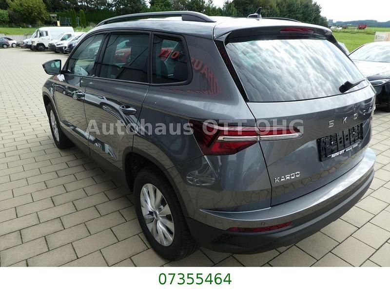 Neu Skoda Karoq Selection 150 PS (110 kW) 2025 Grau SUV