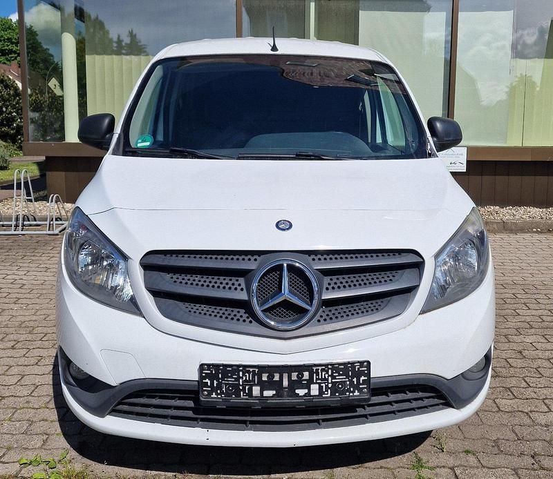 Weiß Gebraucht 2013 Mercedes Citan 109 Van / Kleinbus | 6.300 € (Guter Preis) - Bild 1/4