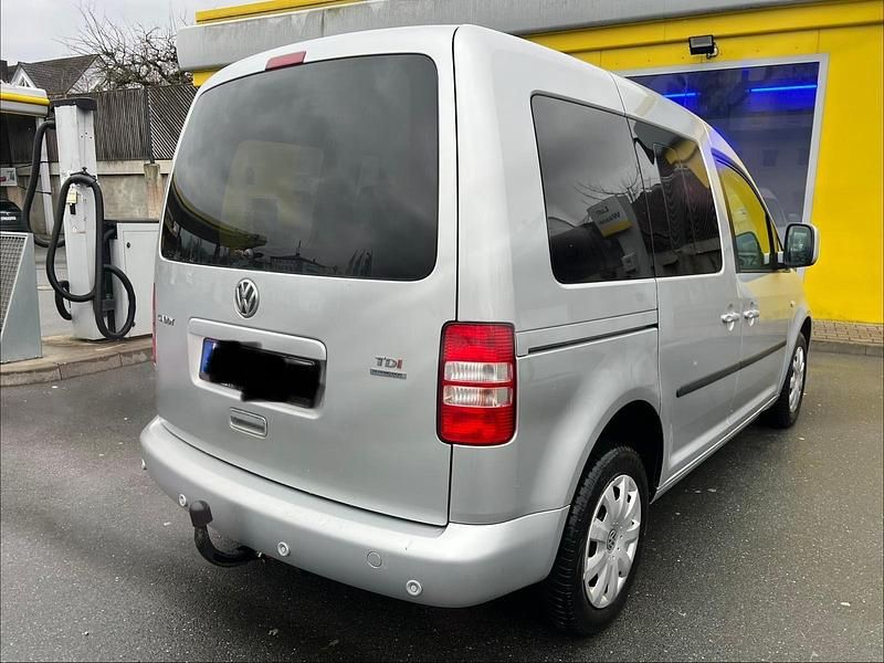 Gebraucht VW Caddy Trendline 102 PS (75 kW) 2011 Silber Van / Kleinbus