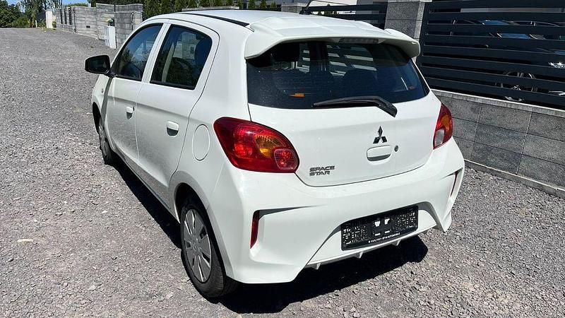 Second-hand Mitsubishi Space Star Basis 71 CP (52 kW) 2021 Alb Berlinǎ