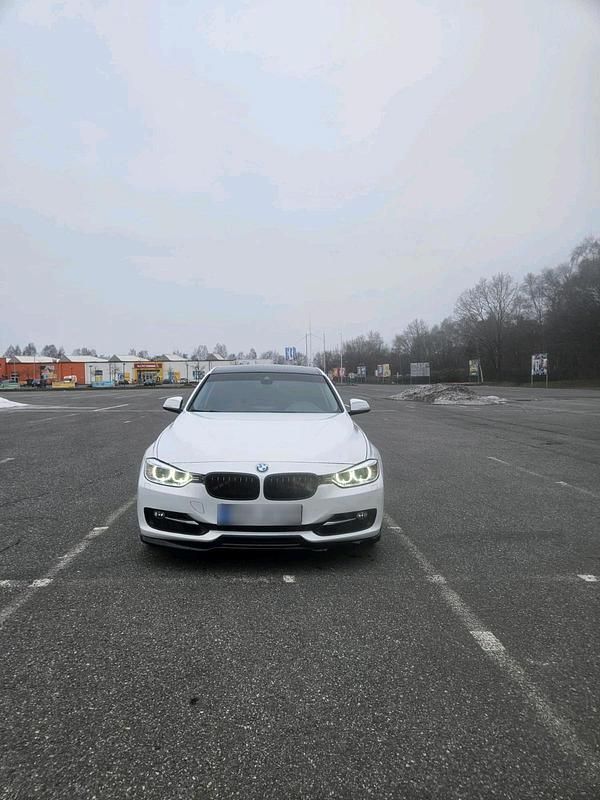 Gebraucht BMW 328 245 PS (180 kW) 2014 Weiß Limousine