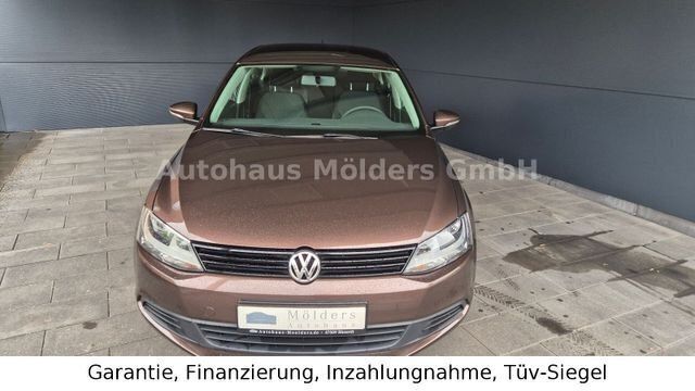 Gebraucht VW Jetta 105 PS (77 kW) 2014 Braun Limousine