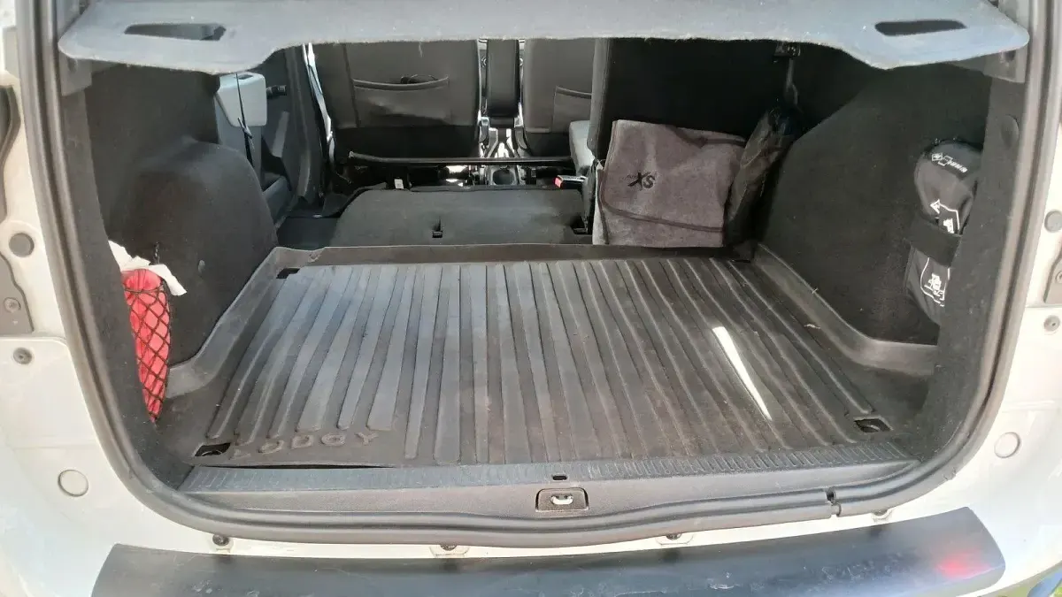 Gebraucht Dacia Lodgy Lauréate 90 PS (66 kW) 2013 Weiß Van / Kleinbus