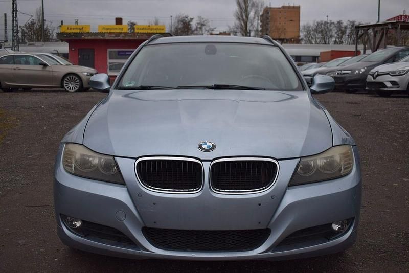 Gebraucht BMW 318 Comfort Edition 143 PS (105 kW) 2012 Blau Kombi