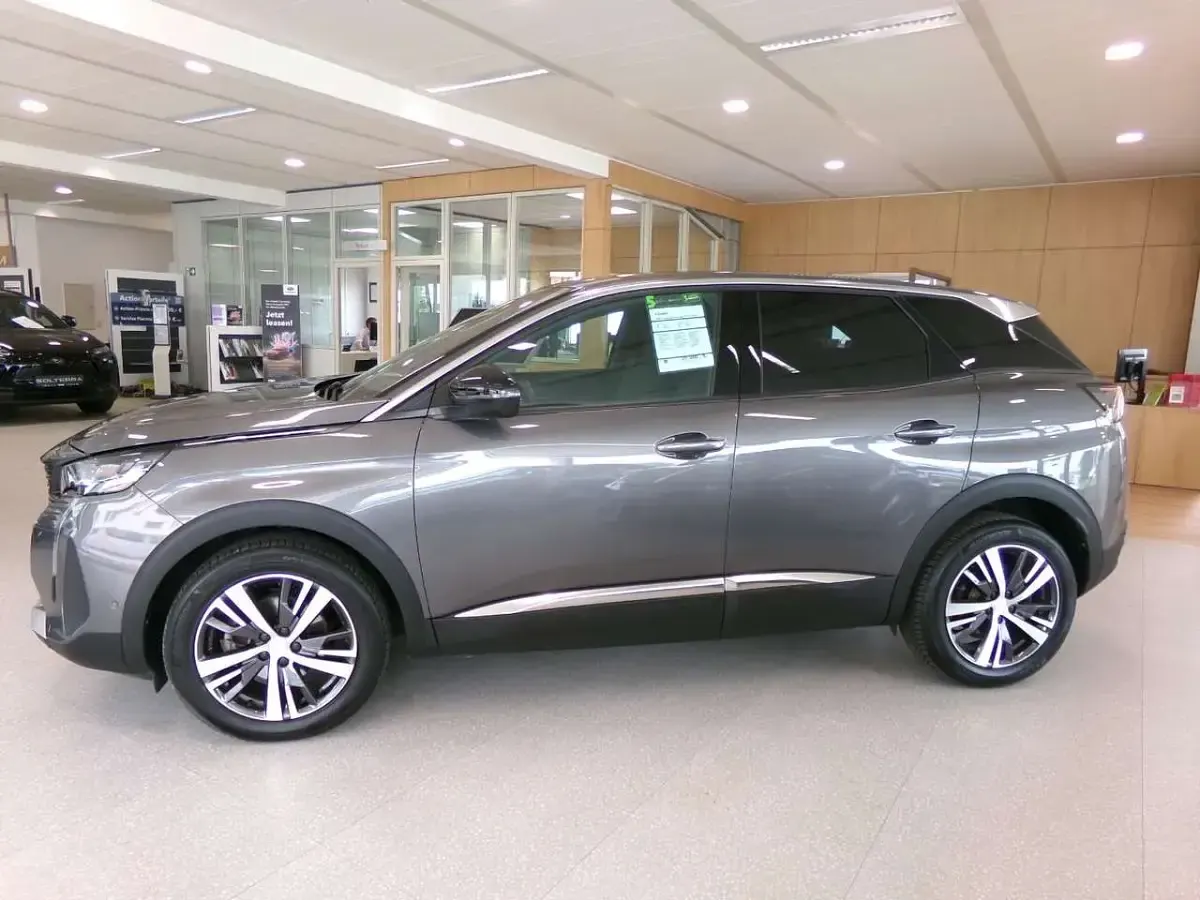 Gebraucht Peugeot 3008 Allure 131 PS (96 kW) 2024 Platinum grau SUV