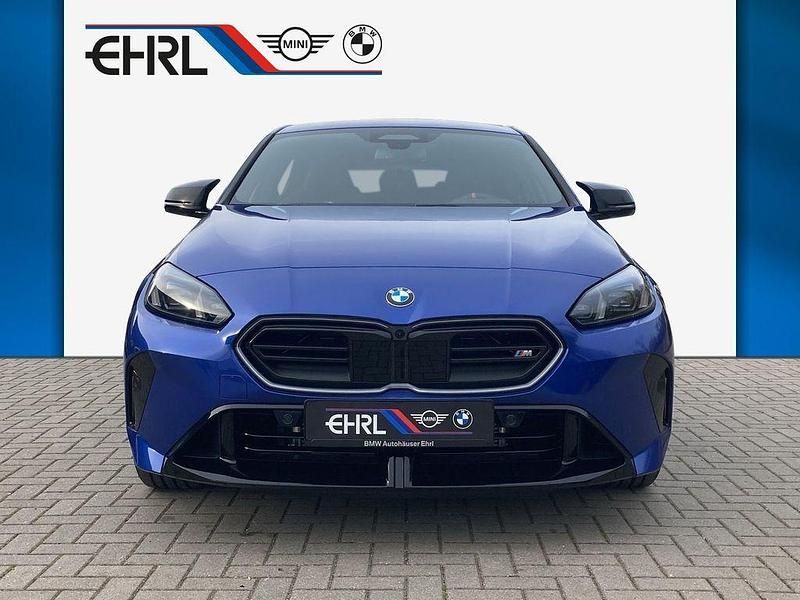 Ny BMW M135 Performance 300 HK (220 kW) 2026 Blå Hatchback