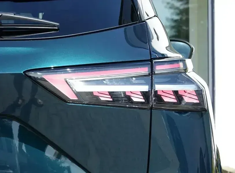 Neu Nissan Qashqai Tekna 158 PS (116 kW) 2026 Grün SUV