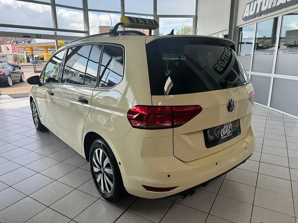Usata VW Touran 150 CV (110 kW) 2025 Beige Monovolume