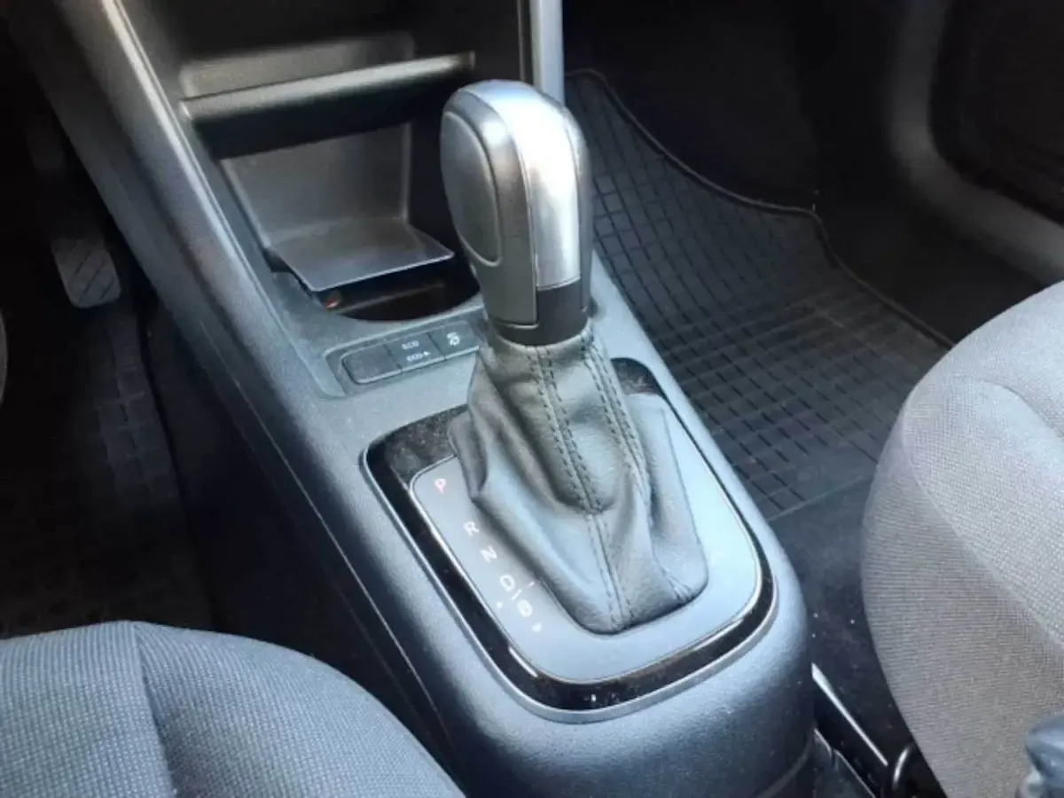 Gebraucht VW e-up! 61 kW (83 PS) 2021 Tungsten silver metallic (metallic) Kleinwagen