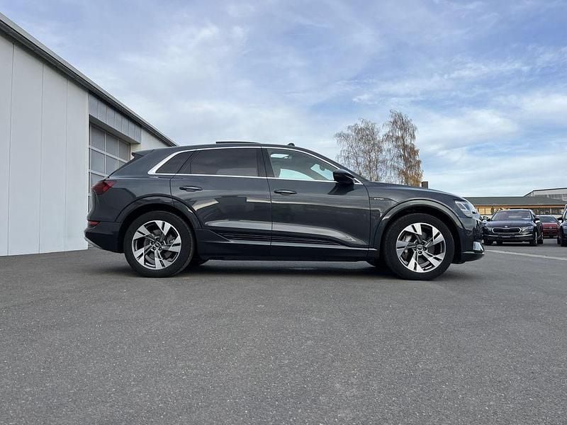 Gebraucht Audi e-tron S-Line 230 kW (313 PS) 2022 Grau SUV