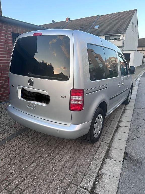 Gebraucht VW Caddy Highline 102 PS (75 kW) 2013 Grau Van / Kleinbus