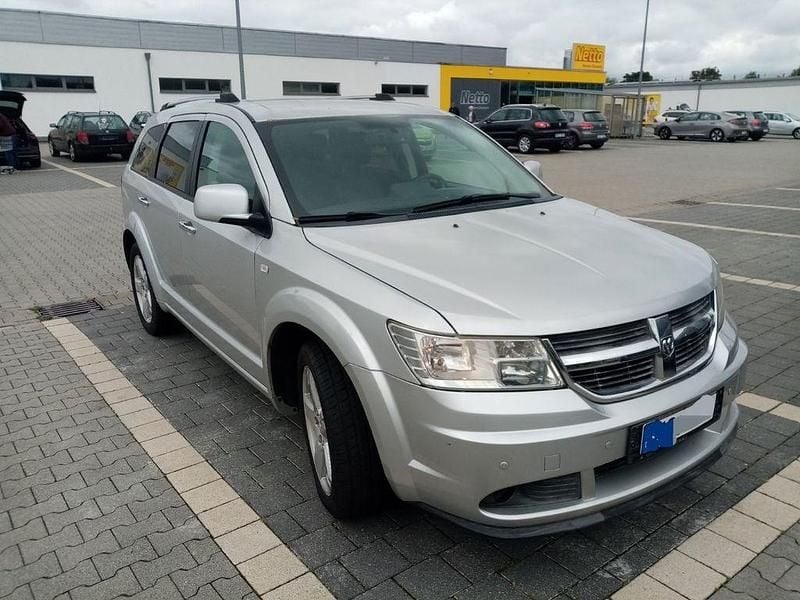 Gebraucht Dodge Journey SE 170 PS (125 kW) 2010 Silber SUV