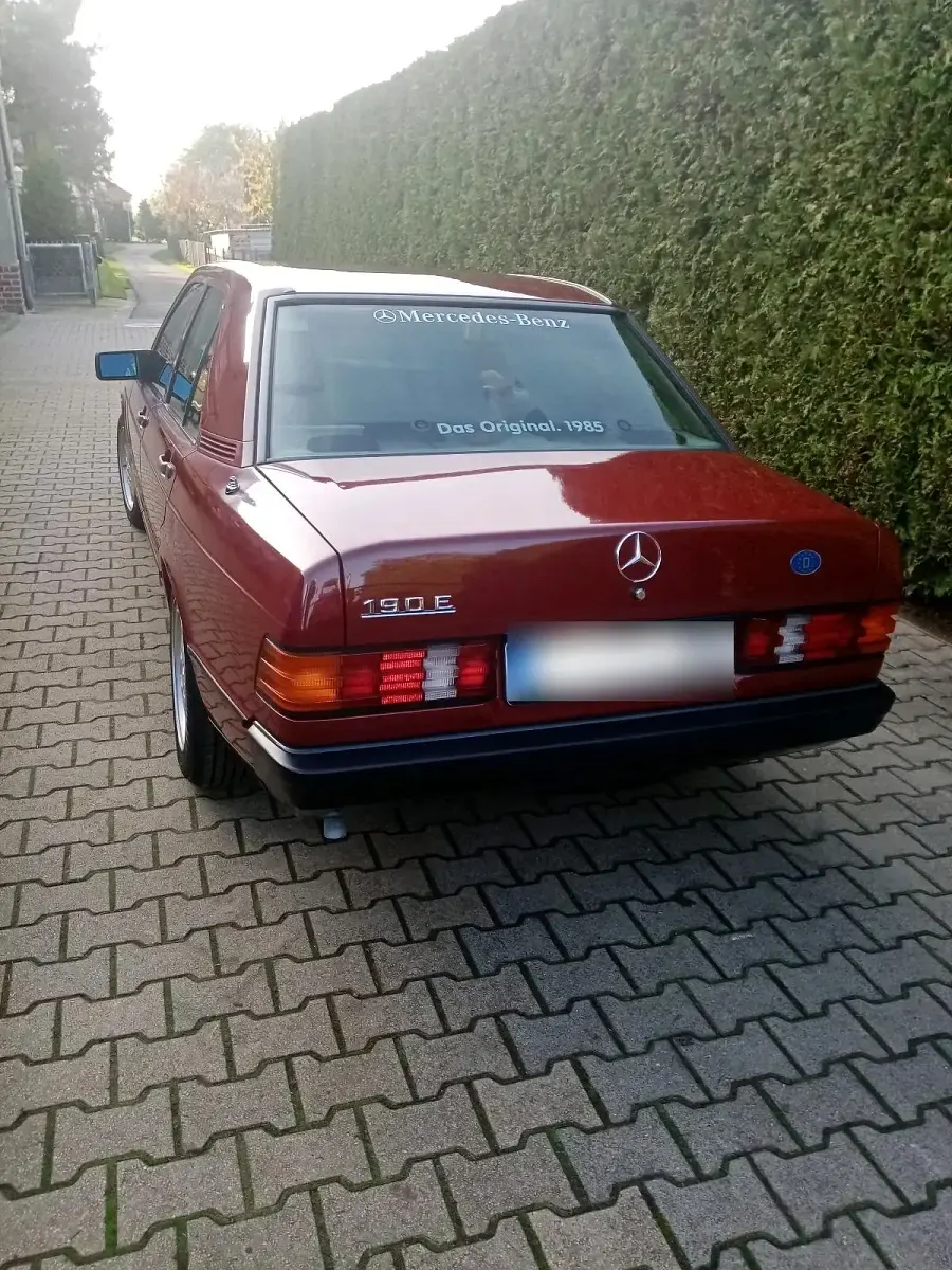 Gebraucht Mercedes 190 122 PS (89 kW) 1985 Rot Limousine