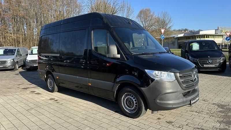 Gebraucht Mercedes Sprinter 170 PS (125 kW) 2021 Tiefschwarz Van
