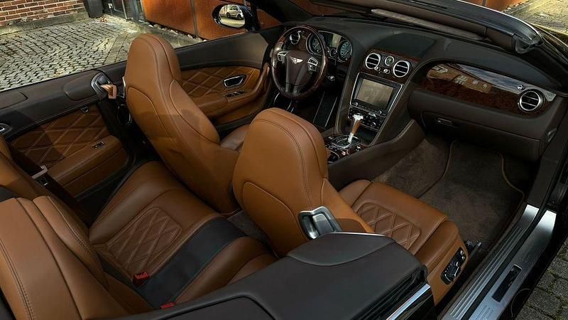 Gebraucht Bentley Continental GT Convertible 625 PS (459 kW) 2014 Braun Cabrio