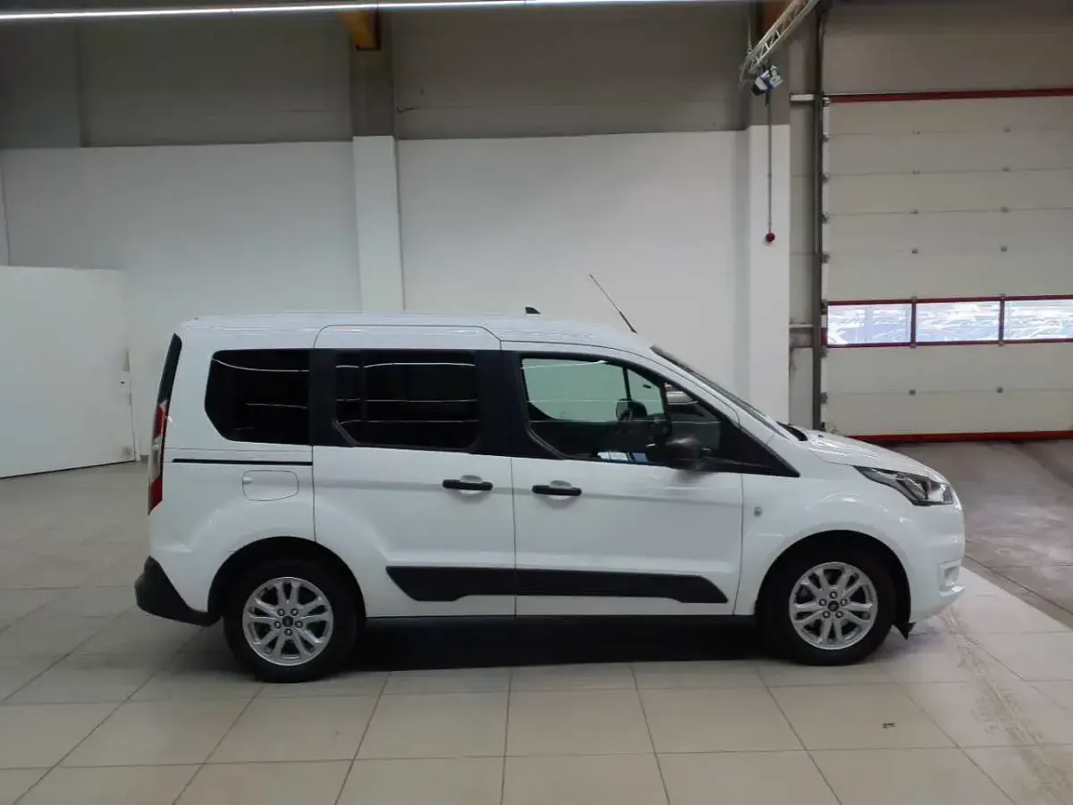 Gebraucht Ford Tourneo Connect Trend 120 PS (88 kW) 2020 Frostweiß Van / Kleinbus