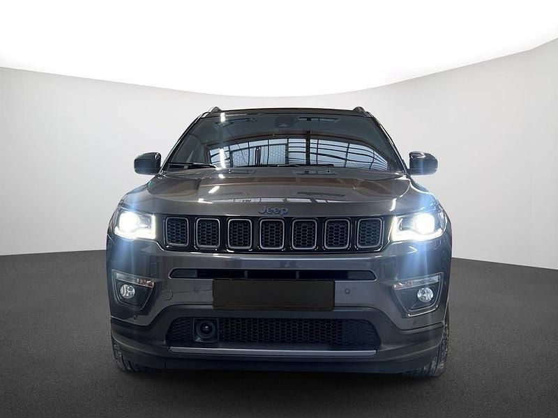 Gebraucht Jeep Compass 241 PS (177 kW) 2021 Granite crystal met. clear coat SUV