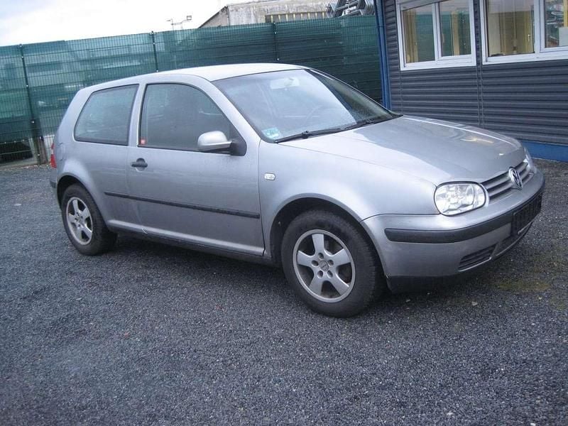 Silber Gebraucht 2003 VW Golf IV Ocean Limousine | 500 € (Superpreis) - Bild 1/4