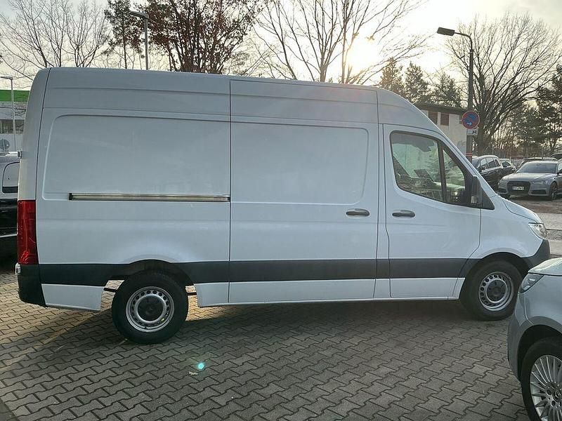Gebraucht Mercedes Sprinter 163 PS (119 kW) 2020 Arktikweiß Van
