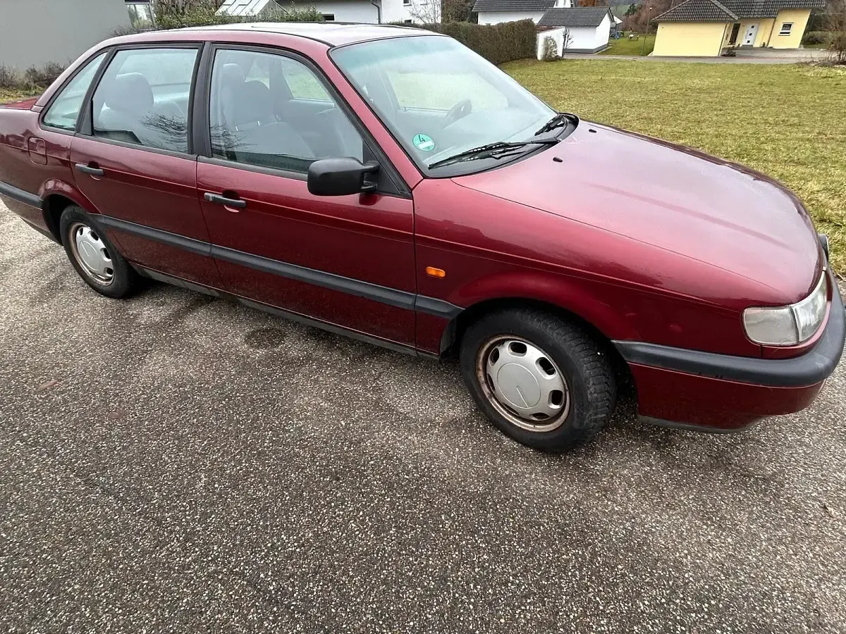 Gebraucht VW Passat 90 PS (66 kW) 1993 Rot Limousine