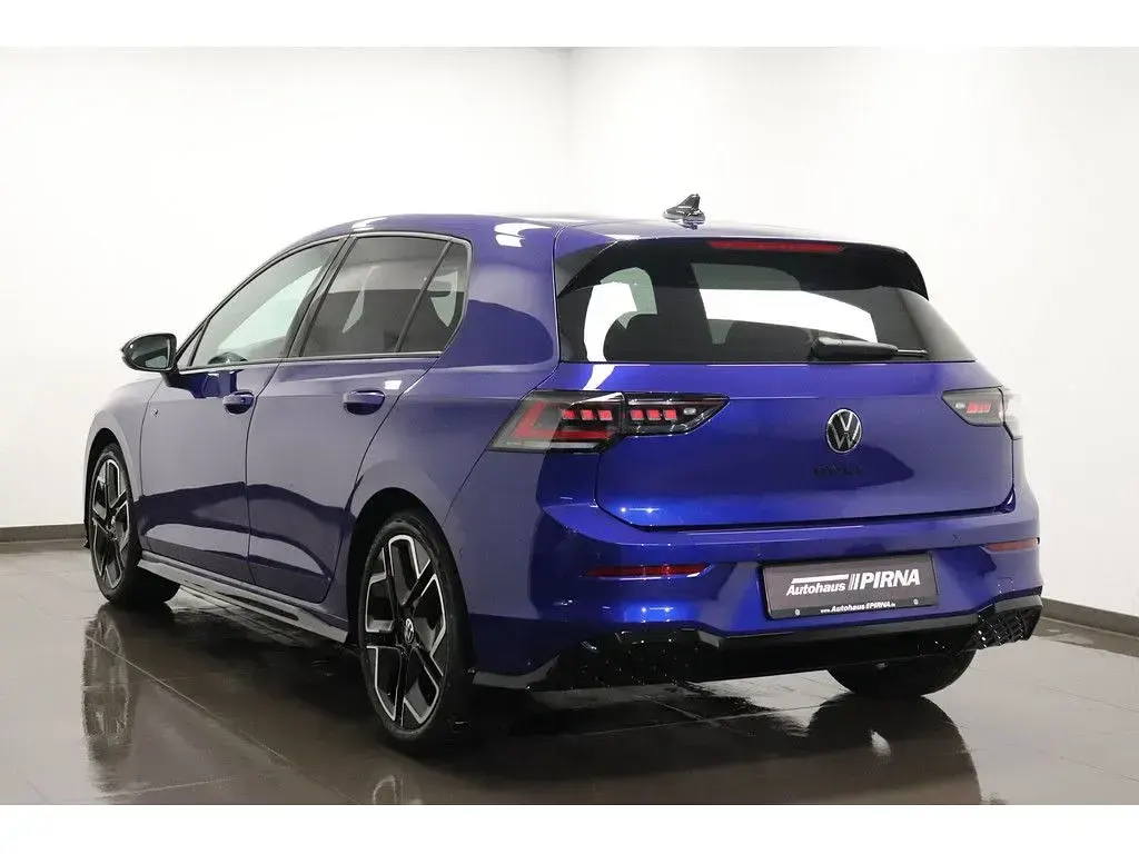 Gebraucht VW Golf VIII R-line 150 PS (110 kW) 2026 Blau Limousine