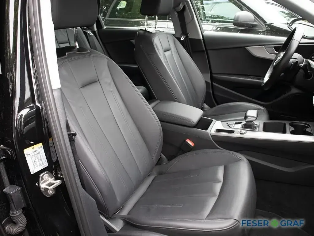 Gebraucht Audi A4 Ambiente 204 PS (150 kW) 2023 Mythosschwarz metallic Kombi