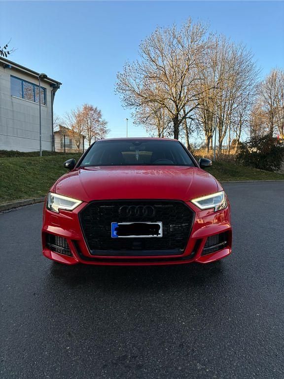 Rot Gebraucht 2019 Audi A3 Sport Limousine | 22.000 € (Etwas zu teuer) - Bild 1/4