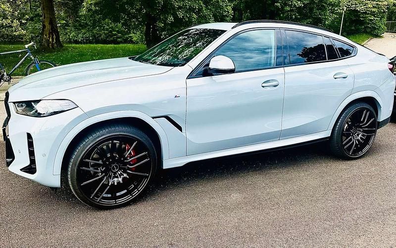 Grau Gebraucht 2024 BMW X6 M Sport SUV | 83.500 € (Superpreis) - Bild 1/4