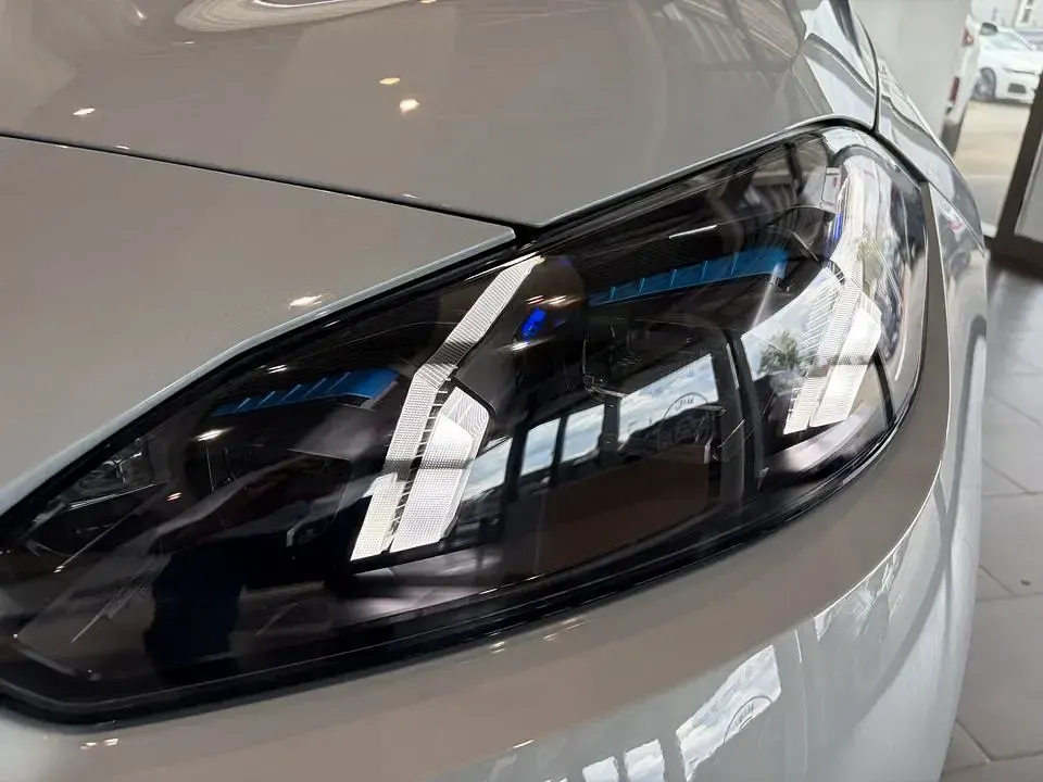 Neu BMW 120 Performance 170 PS (125 kW) 2026 Grau Kleinwagen