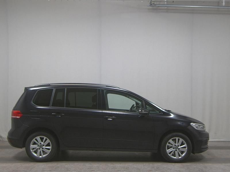Schwarz Gebraucht 2021 VW Touran Comfortline Van / Kleinbus | 14.480 € (Superpreis) - Bild 1/4