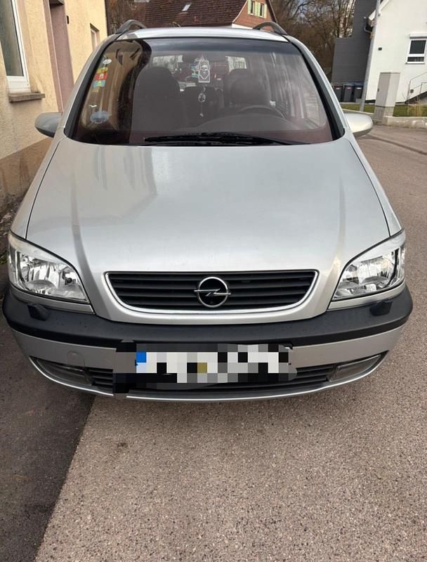Gebraucht Opel Zafira 115 PS (84 kW) 2000 Silber Van / Kleinbus