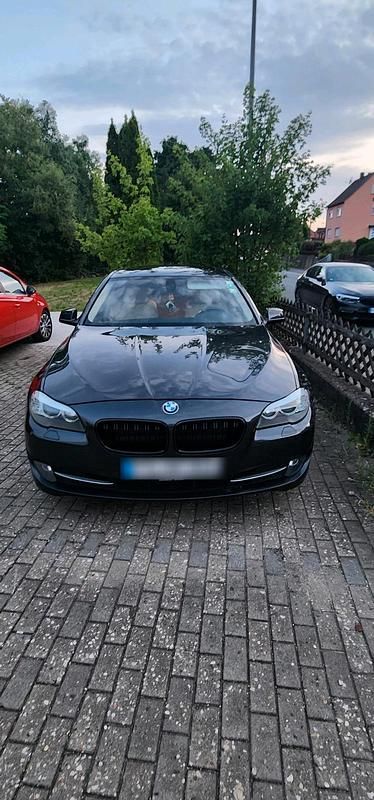 Schwarz Gebraucht 2010 BMW 530 Limousine | 9.200 € (Guter Preis) - Bild 1/4