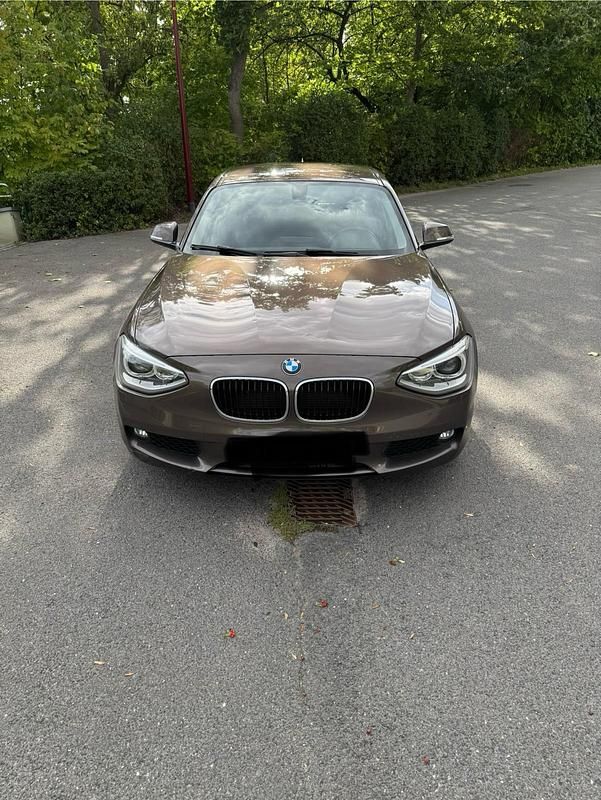 Braun Gebraucht 2014 BMW 118 Kleinwagen | 8.600 € (Guter Preis) - Bild 1/4