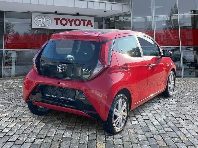 Gebraucht Toyota Aygo X-wave 69 PS (50 kW) 2015 Super red 5 Kleinwagen
