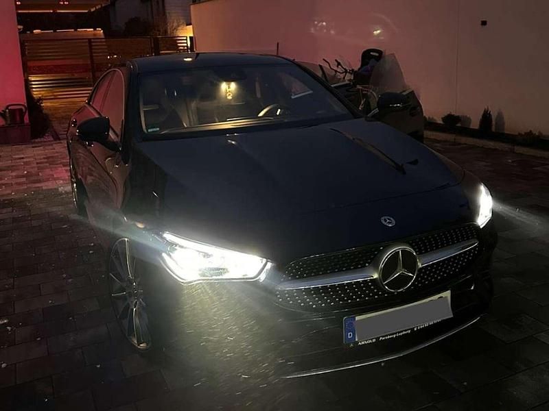 Gebraucht Mercedes CLA200 163 PS (119 kW) 2021 Schwarz Coupé