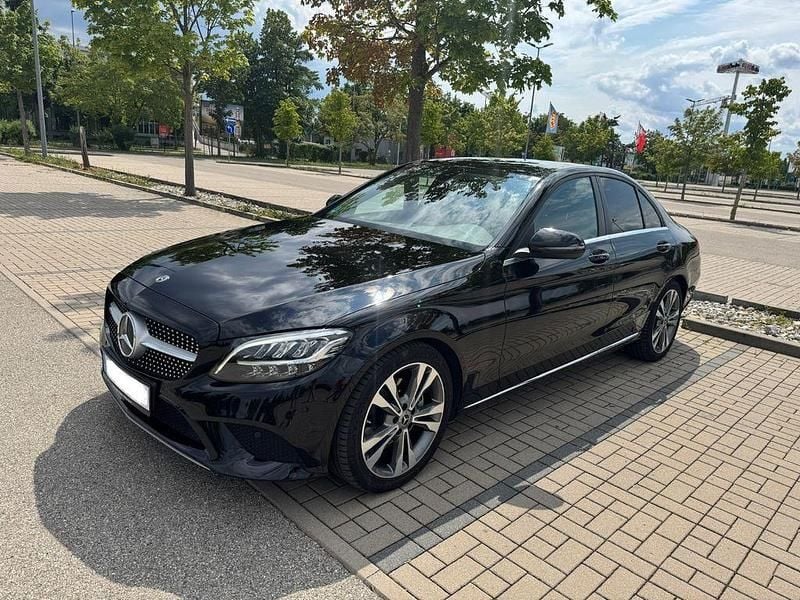 Schwarz Gebraucht 2018 Mercedes C200 Business Limousine | 20.600 € (Fairer Preis) - Bild 1/4