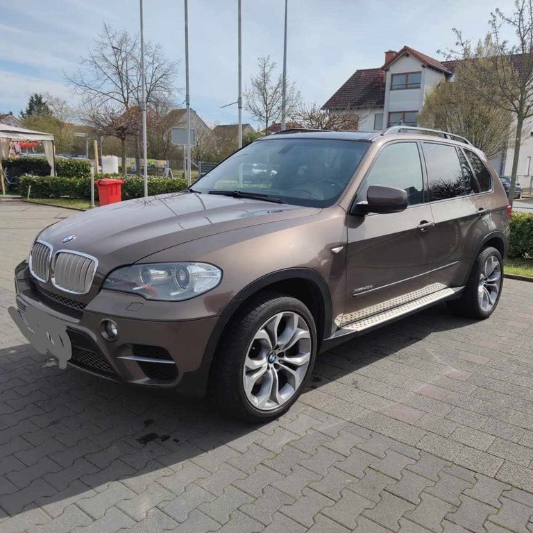 Braun Gebraucht 2010 BMW X5 SUV | 15.099 € (Etwas zu teuer) - Bild 1/4