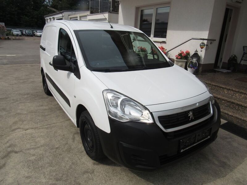 Weiß Gebraucht 2018 Peugeot Partner Van / Kleinbus | 8.800 € (Fairer Preis) - Bild 1/4