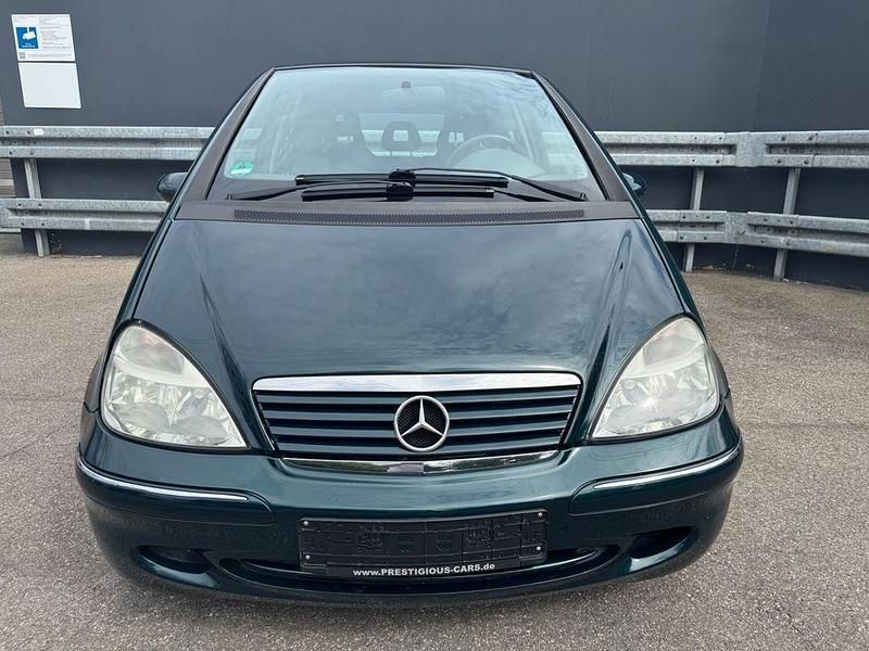 Grün Gebraucht 2002 Mercedes A160 Elegance Limousine | 2.490 € (Teuer) - Bild 1/4