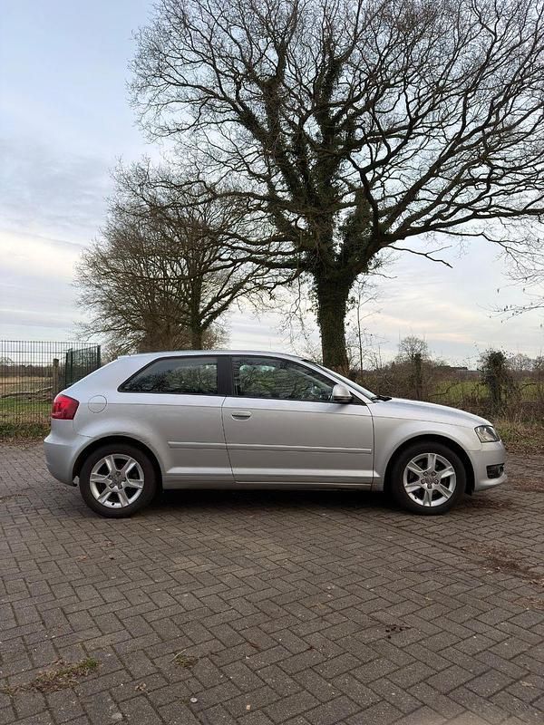 Gebraucht Audi A3 Ambiente 125 PS (91 kW) 2008 Silber Kleinwagen