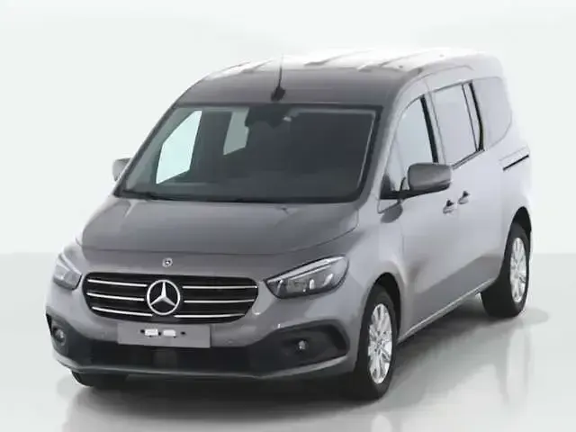 Gebraucht Mercedes T180 Advantage 131 PS (96 kW) 2025 Grau Van / Kleinbus