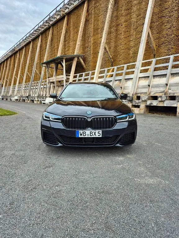 Gebraucht BMW 530e M Sport 184 PS (135 kW) 2023 Schwarz Kombi